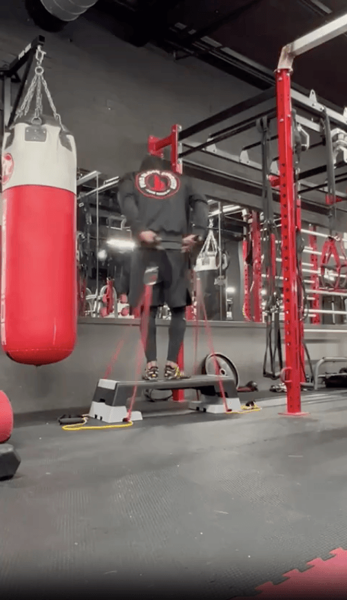 Single Arm Shoulder Press - Team Jamal - RARP-ID Fitness